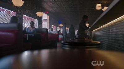 Thanks for meeting
me here, Mom. - Riverdale