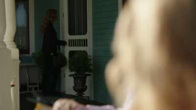 - Thanks for the hand cream.
- You're welcome. - Sharp Objects