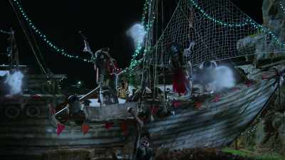 Thar she blows! Let's blow this pirate ship. - Phantom Pups