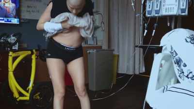 - That is a swollen body.
- Body. - Introducing, Selma Blair