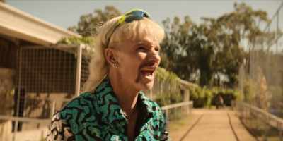 That bitch is comin' here with
her tail between her legs! - Joe vs Carole