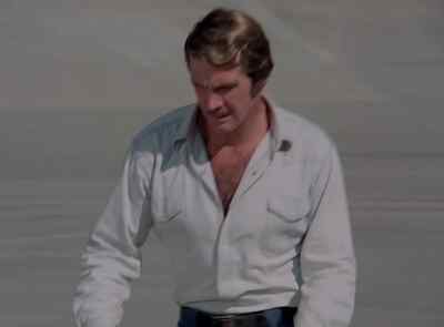 That blast twisted it!
We'll never get this open! - The Six Million Dollar Man