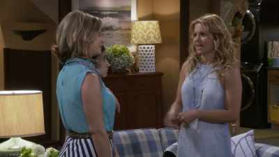 - That can really hurt.
- Come with me. - Fuller House