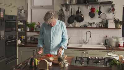 That can sit there
and you will be amazed - James May: Oh Cook!