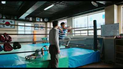 - That cost 50,000 won.
- 50,000 won? - My Punch-Drunk Boxer