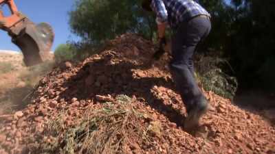That could potentially save us,
erm, days and days of work. - Outback Opal Hunters
