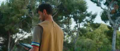 - That she doesn't like dogs?
- That you're married. - The Key Game