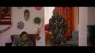-That don't poop!
-[Aunt Jo laughs] - Holiday Rush