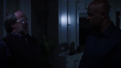 That door's not gonna hold. - Lethal Weapon