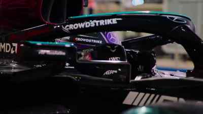 -That feels good, doesn't it?
-Oh, I love it. I love it. - Formula 1: Drive to Survive