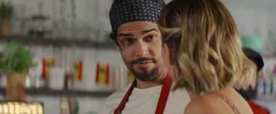 That goes to the side. Twist. - That's Amor