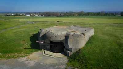 That gun is no longer working, - The Buildings That Fought Hitler