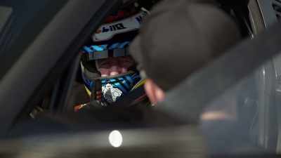That hairpin's the
worst possible hairpin, - Pike's Peak: On The Edge