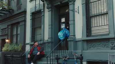 That hallway
is crazy, man.
(Patrick chuckles) - High Maintenance