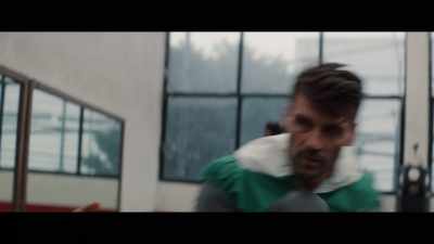 That hand, Frank, here. - FIGHTWORLD
