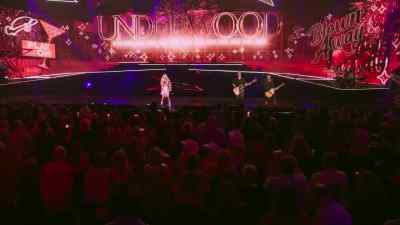 That I could give her
everything she wants - Carrie Underwood: Reflection