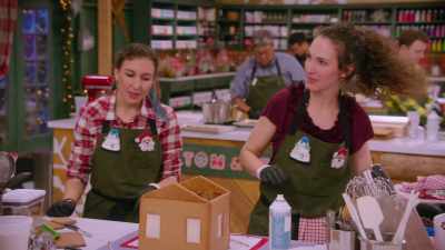- That looks like rocks
and boulders and things - Baking It