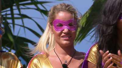 >> THAT MASK AIN'T HIDING
ANYTHING. - Love Island