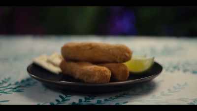 That means a croqueta,
a pastelito de guayaba, - Street Food: USA