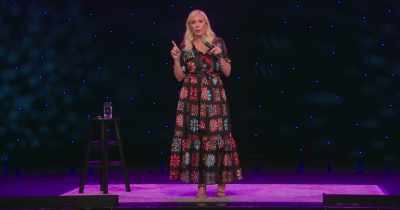 That means that I've gotta go
and try on a bathing suit - Leanne Morgan: I'm Every Woman