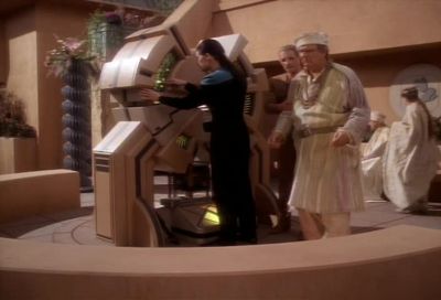 That was my favourite cloak! - Star Trek: Deep Space Nine