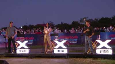 - That net is not big enough.
[laughs] - America's Got Talent: Extreme