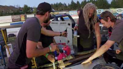 - That one has a pinhole in it.
- Yeah, it's got a pinhole. - Rust Valley Restorers