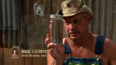 -That is one clean jar.
-Yeah. - Moonshiners: Master Distiller