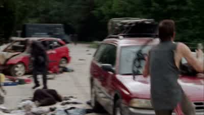 - That one is gonna kill you, watch out. - The Walking Dead
