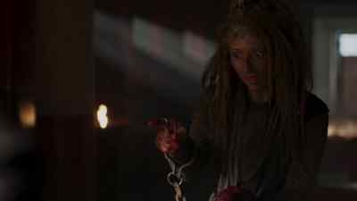 -That one.
-What? The little one? - Britannia