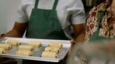 That oughta do it. - The Royal Bake Off