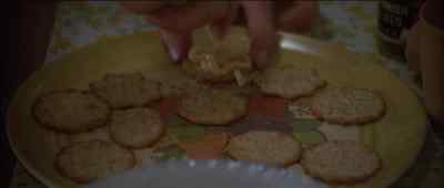 - That our dessert?
- Yeah. - 3 Women