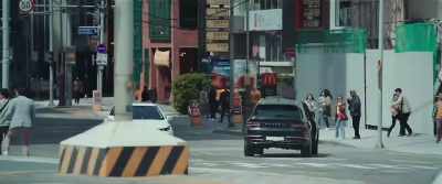 That person is not his brother, but the suspect - Hard Hit