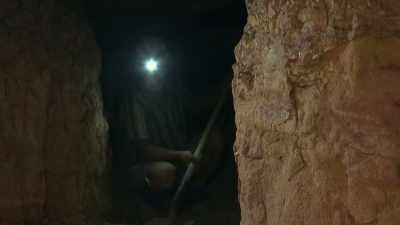 That really pisses me off,
cos (BLEEP) I told you - Outback Opal Hunters