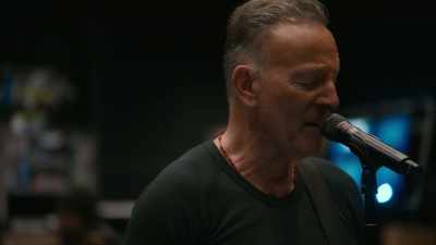 ♪ That shine like a midnight sun ♪ - Road Diary: Bruce Springsteen and The E Street Band