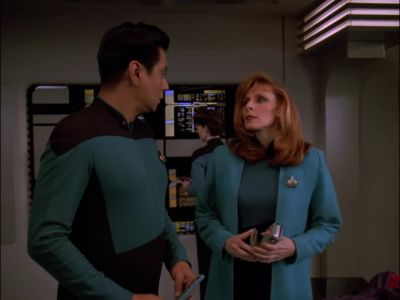 That should do it. Let's run
a level-three bioscan to be sure. - Star Trek: The Next Generation