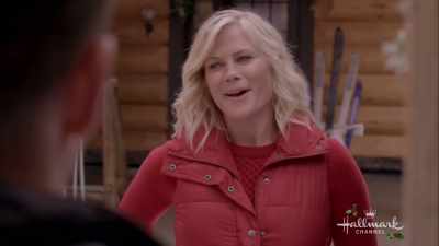 That should get you through
the season, - Christmas at Holly Lodge