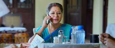 That Shukla's daughter
who left you at the altar, - Shaadi Mein Zaroor Aana