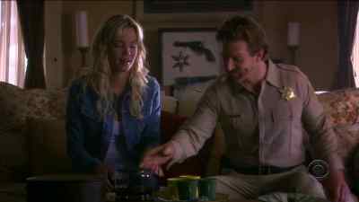 --That smells good.
--Oh, no, no, I'll get it. - Jericho