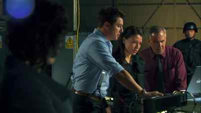 That sound, Mr Dekker,
what's that sound? - Torchwood
