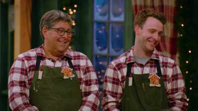 - That sponge cake did exactly
what it was supposed to do. - Baking It