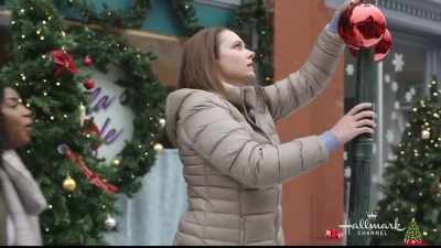 - That is such a lovely pair of ornaments. - A Majestic Christmas
