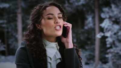 That was the last name on
the order... Candace Hall! - Unwrapping Christmas: Olivia's Reunion