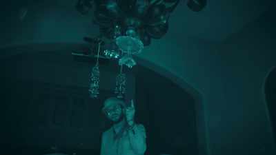 - That thing's now moving. It wasn't
moving just a second ago, Logan, but look. - Living for the Dead