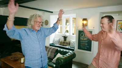 ..that even though
it's in the title...
Do the thing where they go woo! - James May and the Dull Men