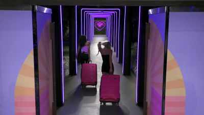>> THAT WAS SO NOT EXPECTED. - Love Island