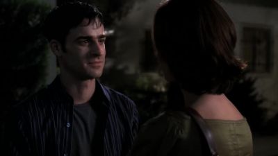 That wasn't a kiss. - Six Feet Under