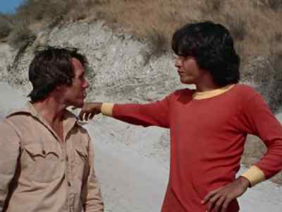 - That way is east.
- Hey, that's really wild. - Shazam!