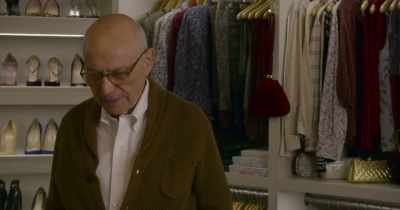 That would be a very awkward
"Who Wore it Better?" - The Kominsky Method