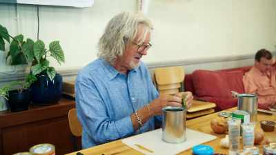 That's 500 grams of lentils. - James May and the Dull Men